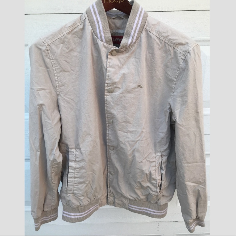 🛑LEVI’S BOMBER JACKET🛑
